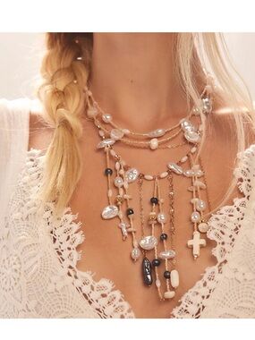 FREE PEOPLE x Ariana Ost Something Beautiful Necklace In Freshwater Pearls NWT